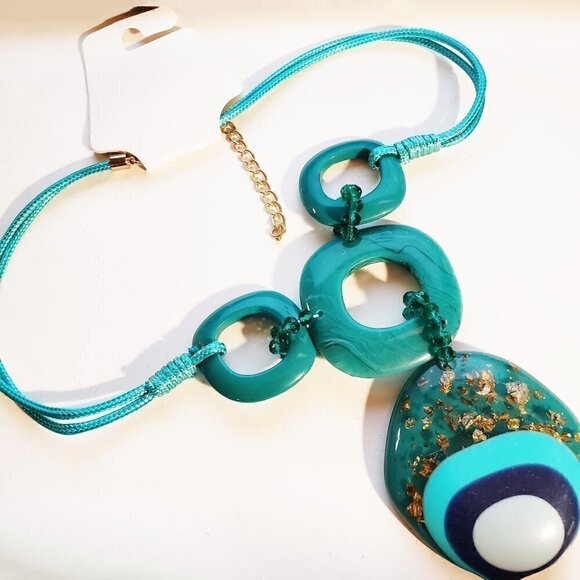 Turquoise Geometric pendant statement necklace - Picture 4 of 8